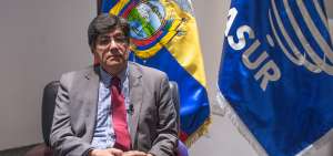Canciller Jos&eacute; Valencia se pronunci&oacute; sobre Assange.   