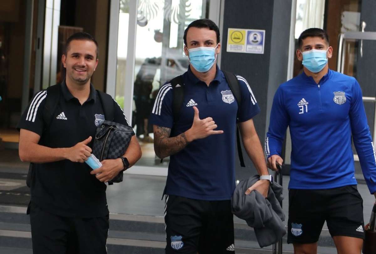 Independiente del Valle y Emelec definen sus alineaciones