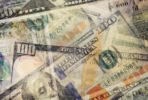 Migrantes en Estados Unidos podrían pagar un nuevo impuesto por enviar dinero a sus países, según una propuesta republicana.