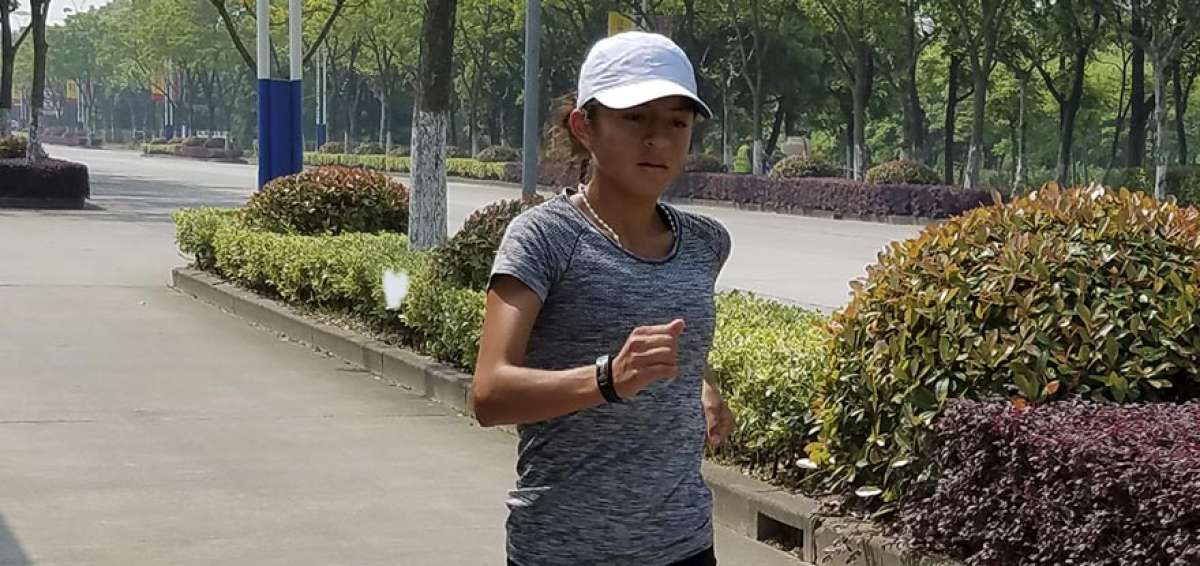 La imbabure&ntilde;a Glenda Morej&oacute;n entrena desde la semana pasada en China con el fin de adaptarse al huso horario y al clima.