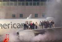 Incendio en frenos obliga a evacuar avión de American Airlines en Estados Unidos