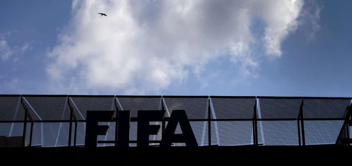 FIFA sanciona a federaciones latinoamericanas por c&aacute;nticos discriminatorios de hinchas