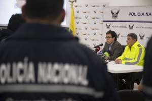 En una rueda de prensa, Fuentes detall&oacute; c&oacute;mo se realiz&oacute; la detenci&oacute;n de 2 presuntos miembros de las FARC. Foto: Daniel Molineros / EL TEL&Eacute;GRAFO