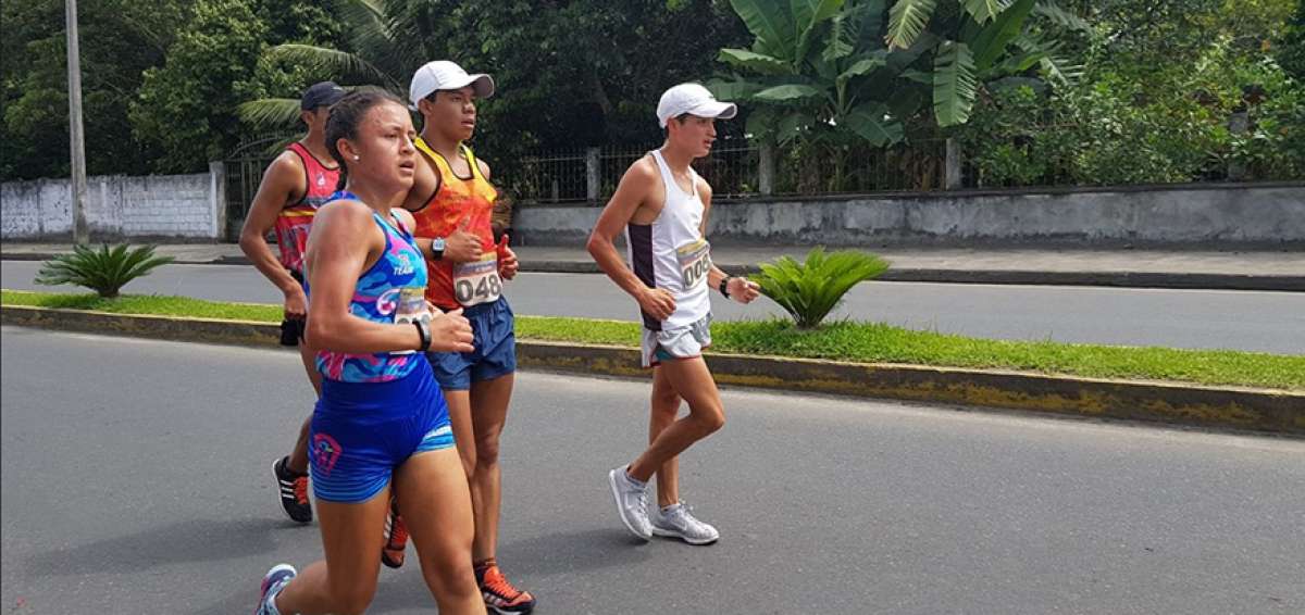 La andarina ibarre&ntilde;a Glenda Morej&oacute;n (i) volver&aacute; a competir en Suc&uacute;a, en marzo, para la Copa Sudamericana.