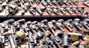 Entre las armas decomisadas por la Polic&iacute;a se registran 1.893 rev&oacute;lveres, 712 cartucheras, 550 pistolas, 291 escopetas, entre otras. Cortes&iacute;a