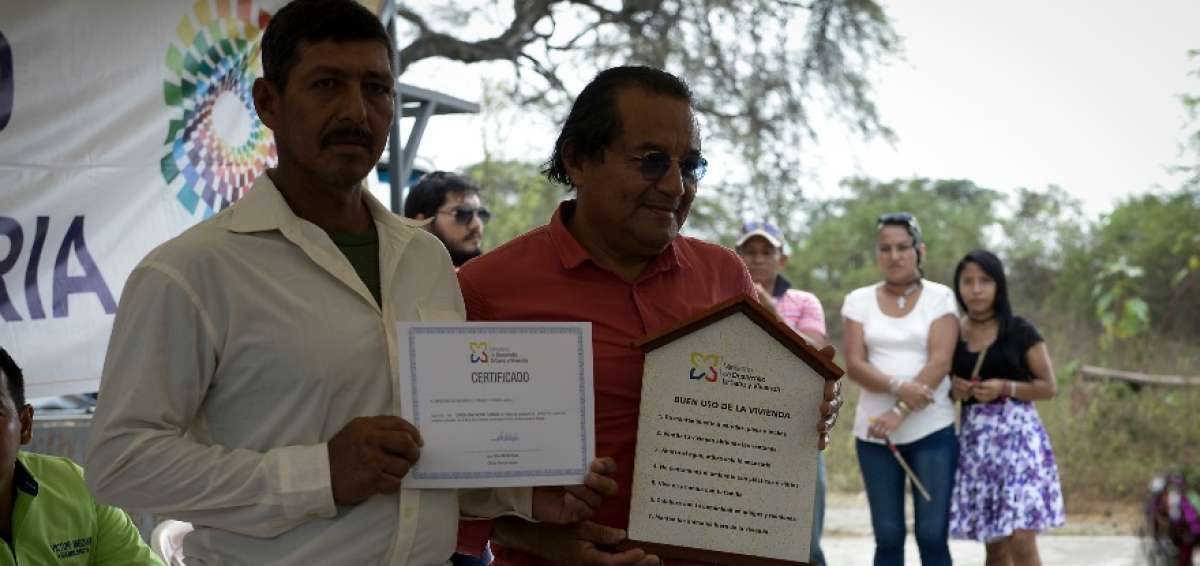 El Miduvi entreg&oacute; 114 certificados de propiedad en el cant&oacute;n Daule