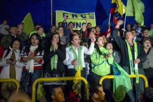 Las manifestaciones continuaron en la Tribuna de los Shyris, en Quito. Foto: Fernando Sandoval / El Tel&eacute;grafo