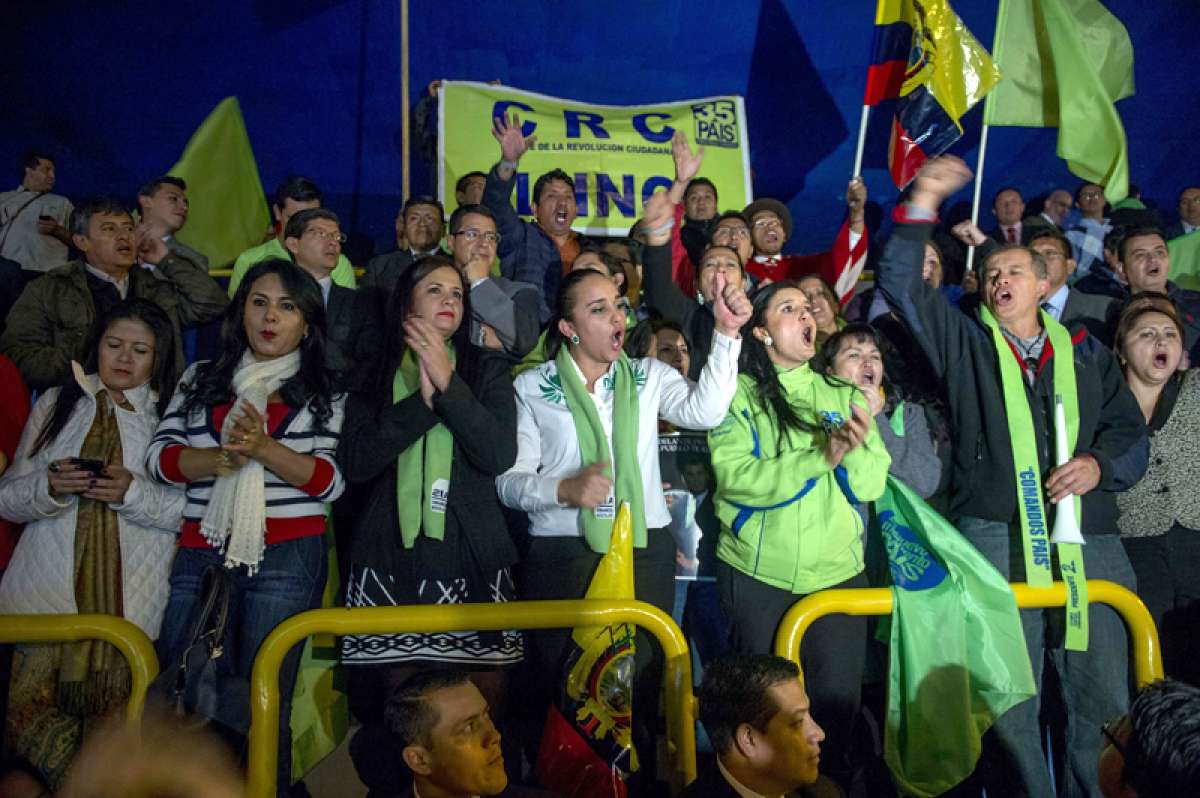 Las manifestaciones continuaron en la Tribuna de los Shyris, en Quito. Foto: Fernando Sandoval / El Tel&eacute;grafo