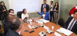 Diana Atamaint, presidenta del CNE, durante la comparecencia. 