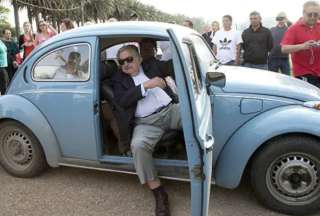 Mujica conducía personalmente su auto desde su granja en la zona rural de Rincón del Cerro hasta su despacho en Montevideo. 