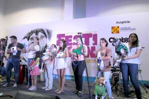En el evento, efectuado en el Centro de Convenciones de Guayaquil, se desarroll&oacute; el desfile del perro mejor disfrazado, en el que hubo varios participantes. Foto: Juan Carlos Holgu&iacute;n/El Tel&eacute;grafo