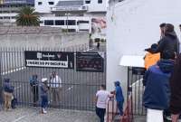 Hinchas de Liga fueron este jueves a la boletería central del estadio