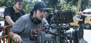 El equipo de producci&oacute;n de la pel&iacute;cula ecuatoriana Dedicada a mi ex, del director Jorge Ulloa, en pleno rodaje. El filme lleg&oacute;, junto a La mala noche, de Gabriela Calvache, con varias prenominaciones a la short list de los Platino 2020. 