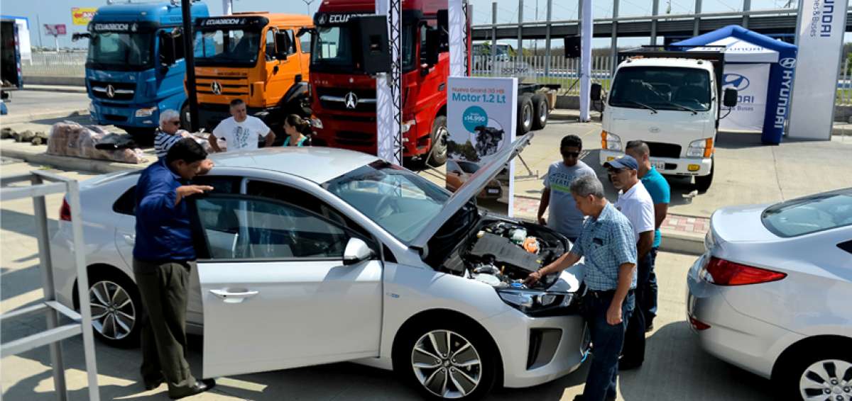 En la explanada de la terminal terrestre de Manta se desarrolla la primera Expo Auto 2018, en la que se exhiben 20 marcas de automotores.