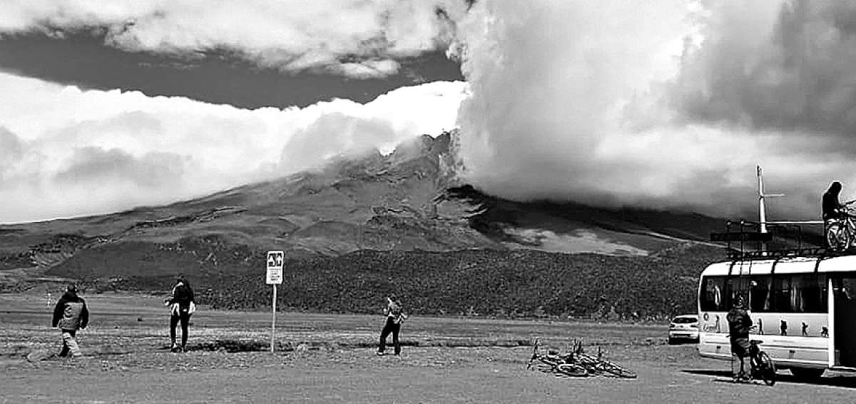 El grupo de 10 t&eacute;cnicos extranjeros recorrieron varios frentes del volc&aacute;n Cotopaxi para intercambiar conocimiento con sus similares ecuatorianos.