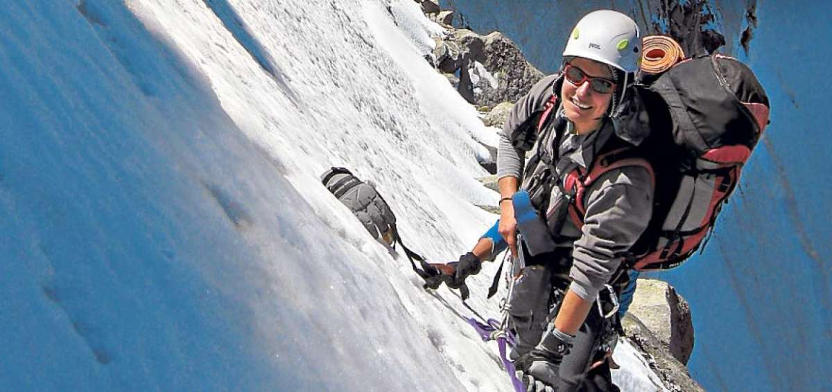 Carla P&eacute;rez emprende su traves&iacute;a al Everest