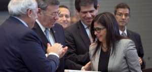 La ministra de Relaciones Exteriores venezolana, Delcy Rodr&iacute;guez, asume la presidencia.