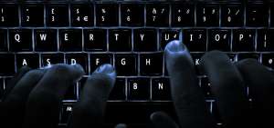 &lsquo;Se busca hackers a medio tiempo&rsquo;