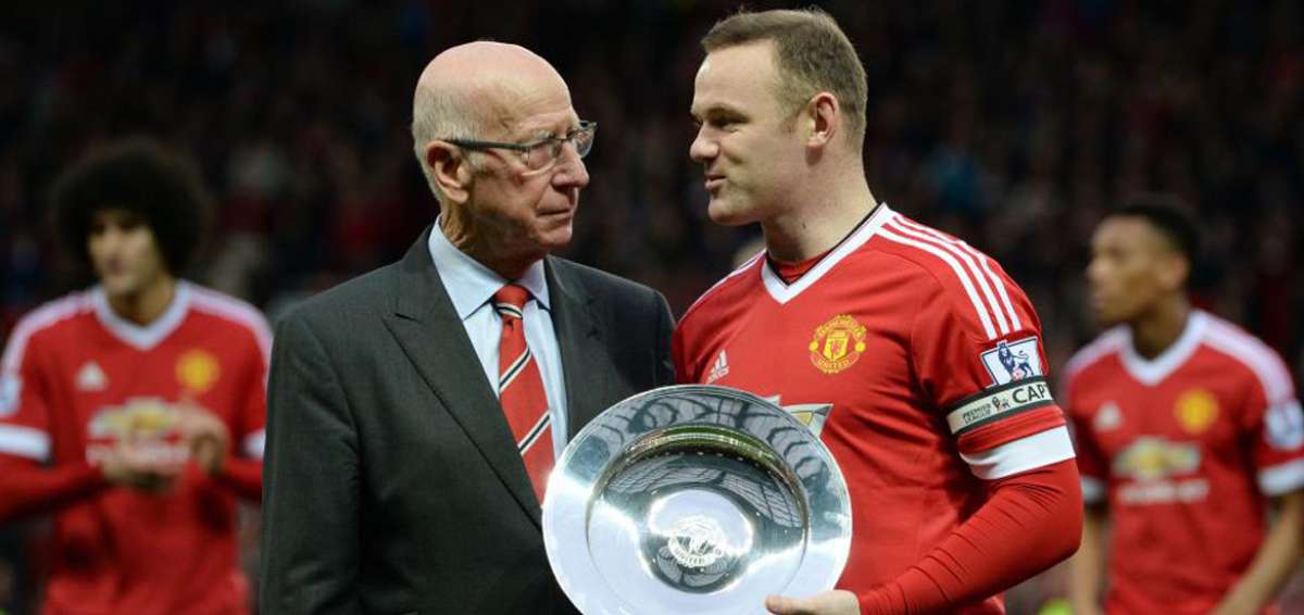 Wayne Rooney iguala a Charlton como m&aacute;ximo goleador del United