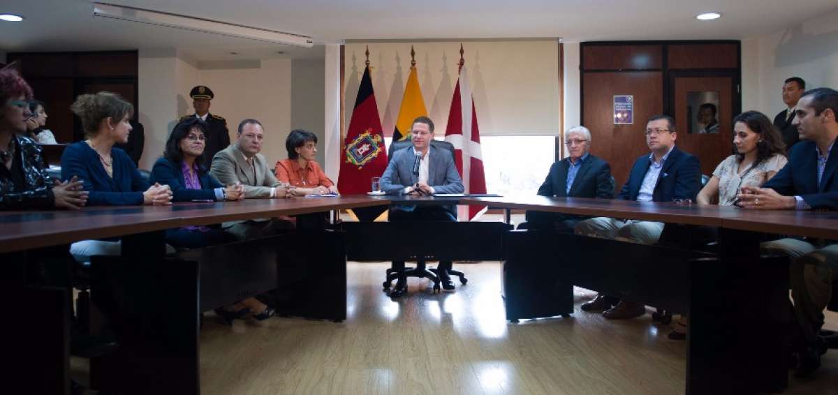 El 16 de mayo de 2014, a 2 d&iacute;as de su posesi&oacute;n, Mauricio Rodas present&oacute; a 11 de las personas que lo acompa&ntilde;ar&iacute;an.