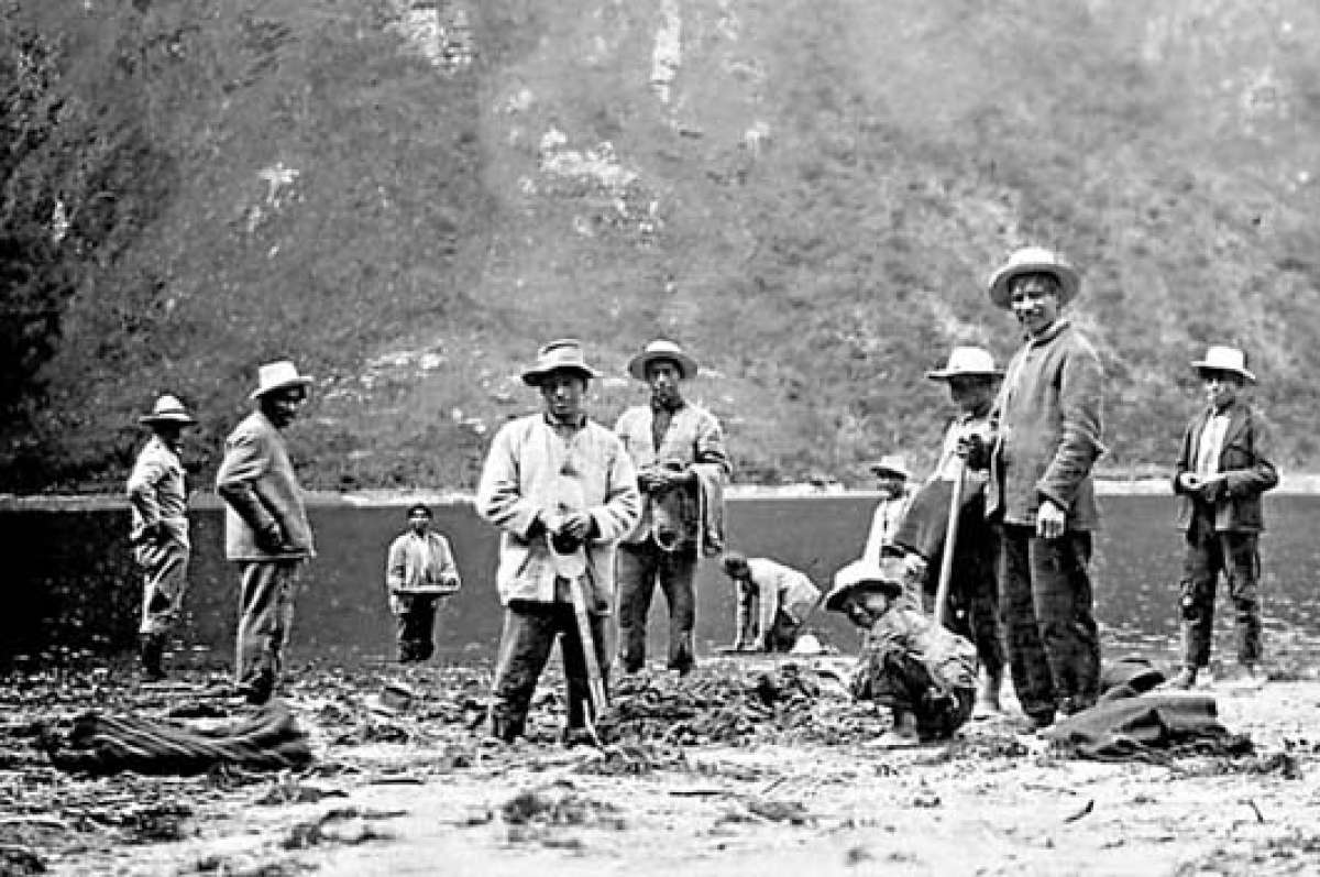 El &lsquo;chazo&rsquo; forma parte de los personajes en el sur del Ecuador. Este ciudadano habitaba en una gama de poblados que surgieron en la &eacute;poca de la colonia. Se lo reconoc&iacute;a por su particular indumentaria, sobre todo sombrero y botas. CORTES&Iacute;A Manuel Carrasco