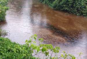 Derrame de crudo en Lago Agrio está controlado casi en su totalidad