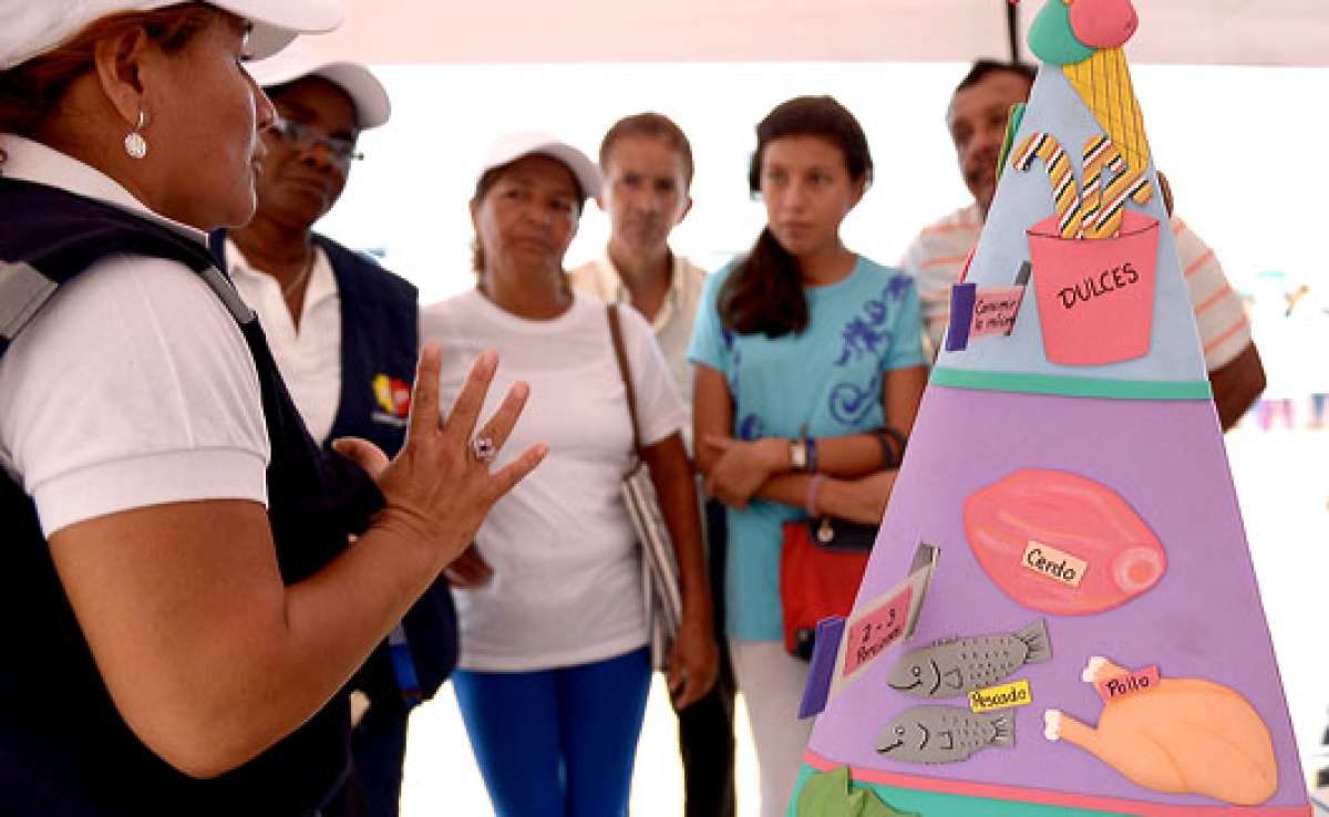 Los usuarios de las unidades conocieron acerca de la transmisi&oacute;n de la tuberculosis. Foto: Pilar Vera