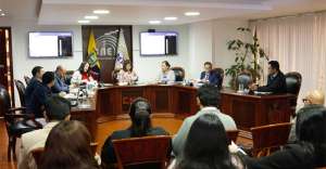 Los miembros del organismo electoral sesionaron en la ciudad de Riobamba. All&iacute; definieron los montos para las organizaciones pol&iacute;ticas.