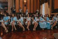 El tradicional certamen Reina de Guayaquil, tiene más de un siglo de historia. Las 16 candidatas aspiran a la corona. 