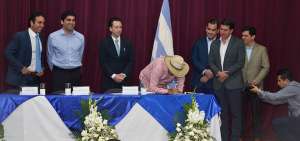 El documento los suscribieron el vicepresidente de la Rep&uacute;blica, Otto Sonnenholzner, el titular la del MAG, Xavier Lazo, el ministro de Comercio Exterior, Pablo Campana, y representantes del sector agr&iacute;cola e industrial.
