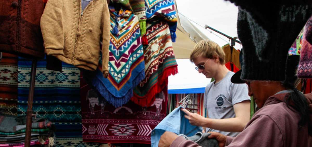 La Plaza de los Ponchos, elegida como uno de los destinos que deben ser visitados en 2017