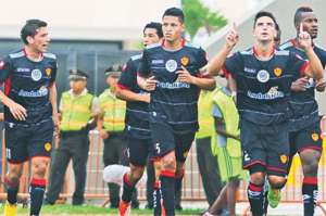 Jugadores &lsquo;orientales&rsquo; la semana pasada en el estadio Christian Ben&iacute;tez de Guayaquil ante River Ecuador. Foto: Archivo / El Tel&eacute;grafo