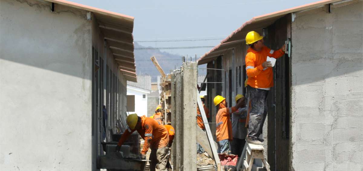 La construcci&oacute;n muestra leve mejor&iacute;a despu&eacute;s de 36 meses