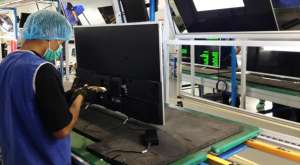 Los empleados de Sony encargados del ensamblaje de TV han sido capacitados por personal extranjero. Foto: Archivo / El Tel&eacute;grafo