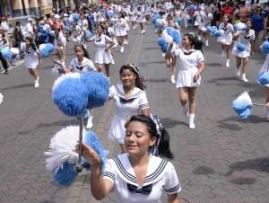 Desfile del Cabildo convoc&oacute; a un millar de estudiantes