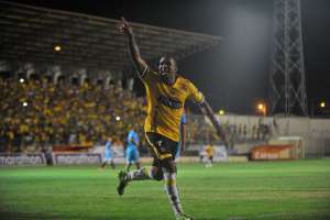 Christian Su&aacute;rez marc&oacute; un doblete esta noche en el Jocay de Manta. Foto: Rodolfo P&aacute;rraga/El Tel&eacute;grafo