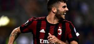 Patrick Cutrone marc&oacute; dos goles en un partido con un dominio absoluto.