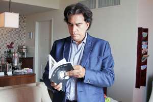 "El Puma" publica libro biogr&aacute;fico y nuevo disco dedicado a Dios 
