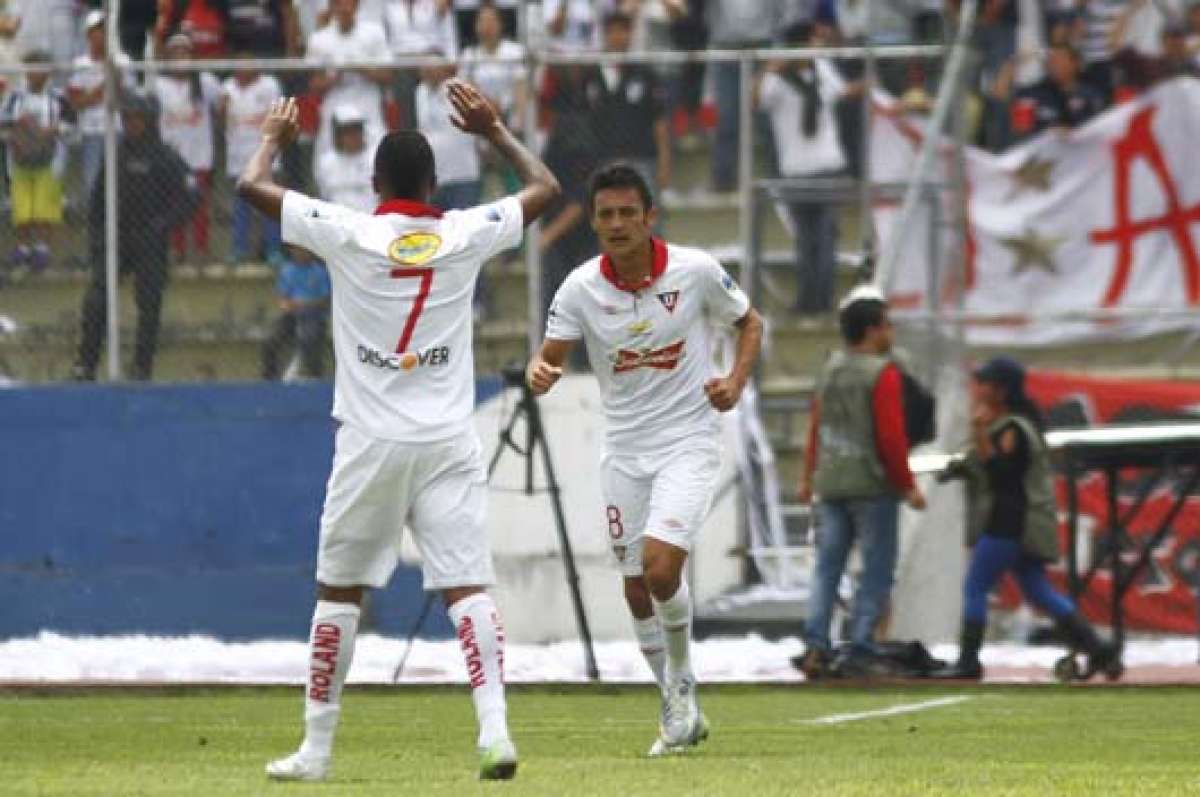El capit&aacute;n de Liga, Fernando Hidalgo anot&oacute; dos goles en la victoria de su equipo. Foto: API