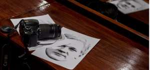 Im&aacute;genes de la charla que dict&oacute; Julian Assange en Ciespal