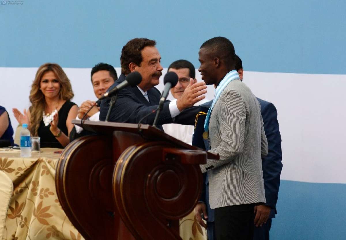 Enner Valencia fue homenajeado en las fiestas de Guayaquil. Foto: Tomada de ecuafutbol.org