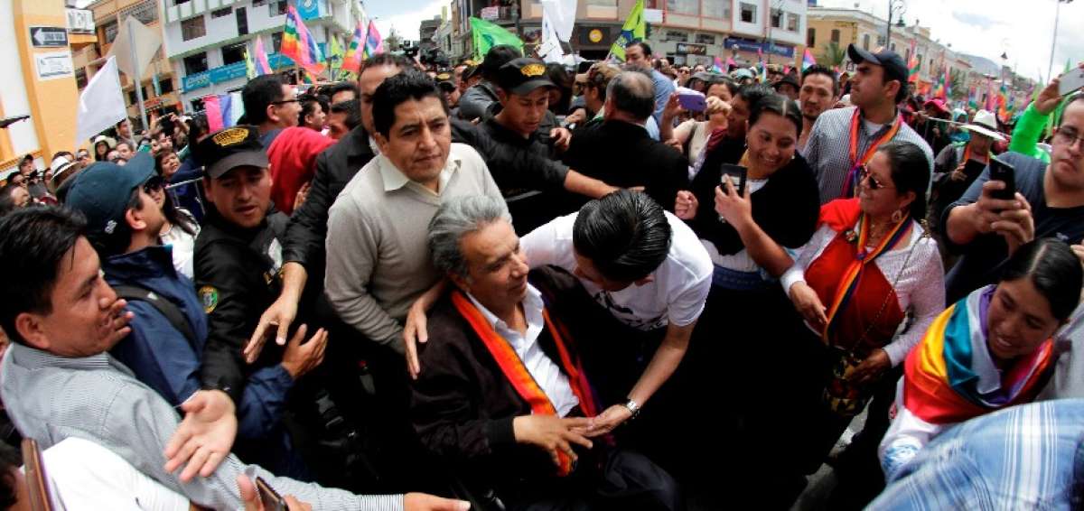 Masivo recibimiento de pueblos ind&iacute;genas a Len&iacute;n Moreno en Riobamba