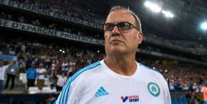 Bielsa sorprendi&oacute; en rueda de prensa al anunciar que renunciaba a su cargo en el Olympique Marsella. Foto: AFP