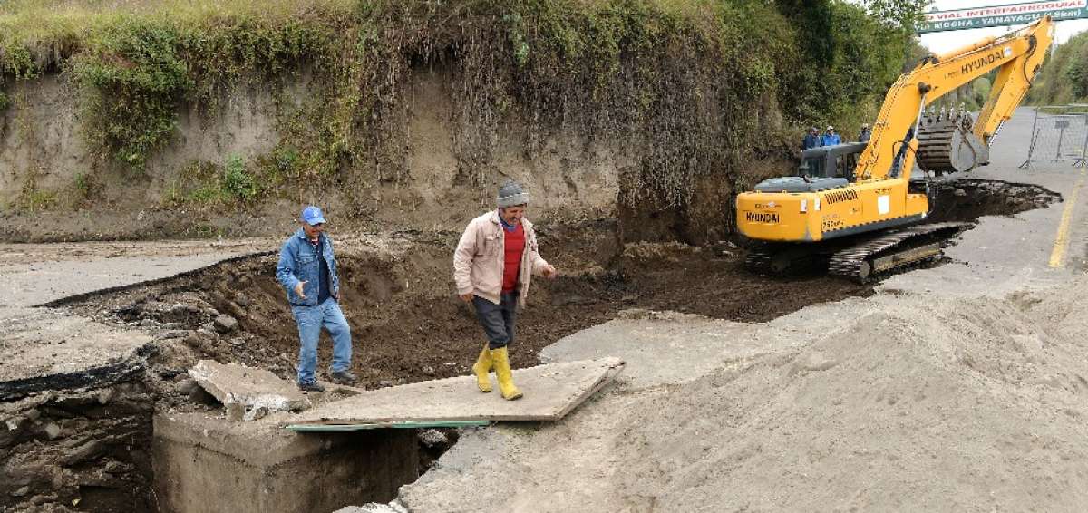 Un tramo vial de Quero-Mocha se hundi&oacute;