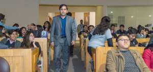 El director nacional de Aduanas, Mauro Andino, particip&oacute; en un conversatorio con estudiantes universitarios.