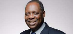 Issa Hayatou, vicepresidente de la FIFA, miembro honor&iacute;fico del COI