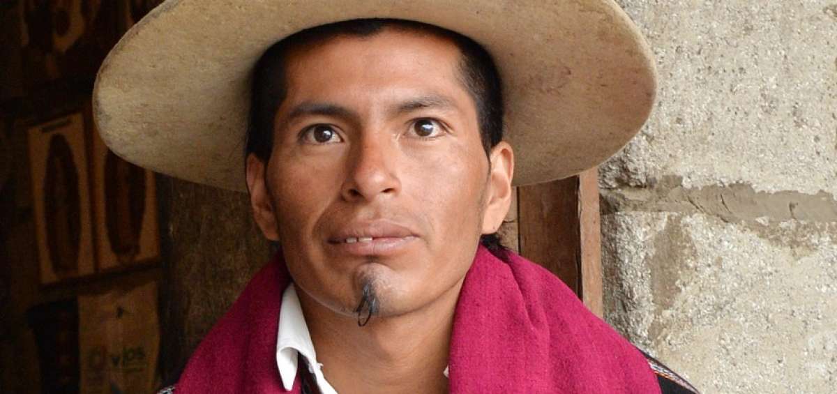 El talento de hacer cuadros con desechos