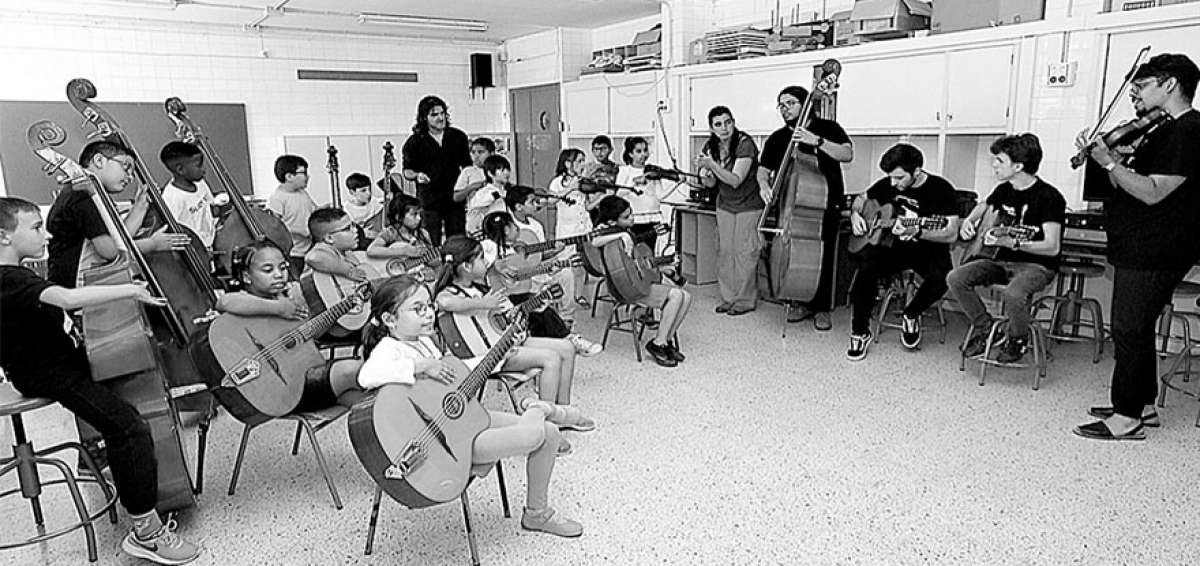 Los alumnos de la instituci&oacute;n trabajan en distintos estilos musicales como jazz manouche, jazz gitano, pop rock, m&uacute;sica tradicional y m&aacute;s.