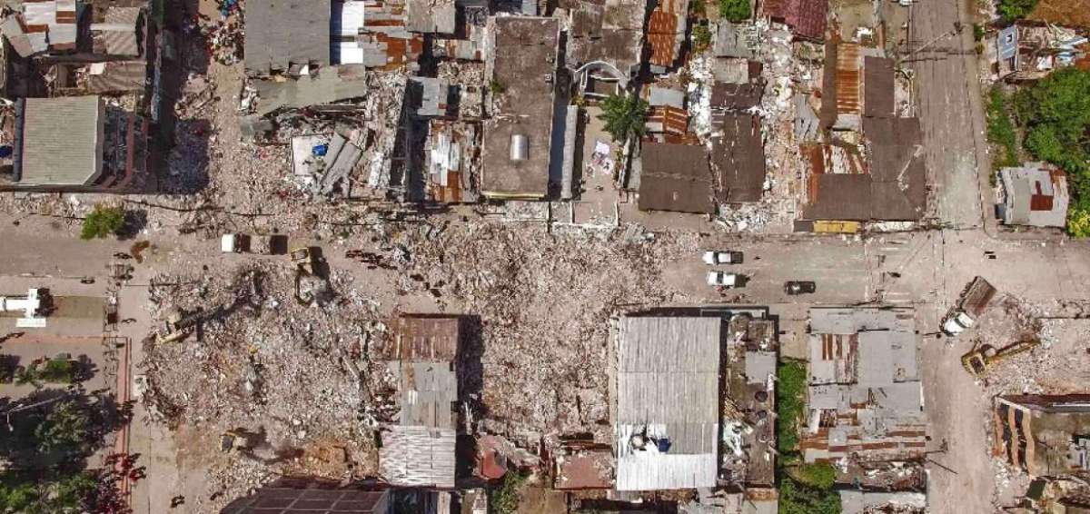 Vista a&eacute;rea de Pedernales, en Manab&iacute;, luego del terremoto. 