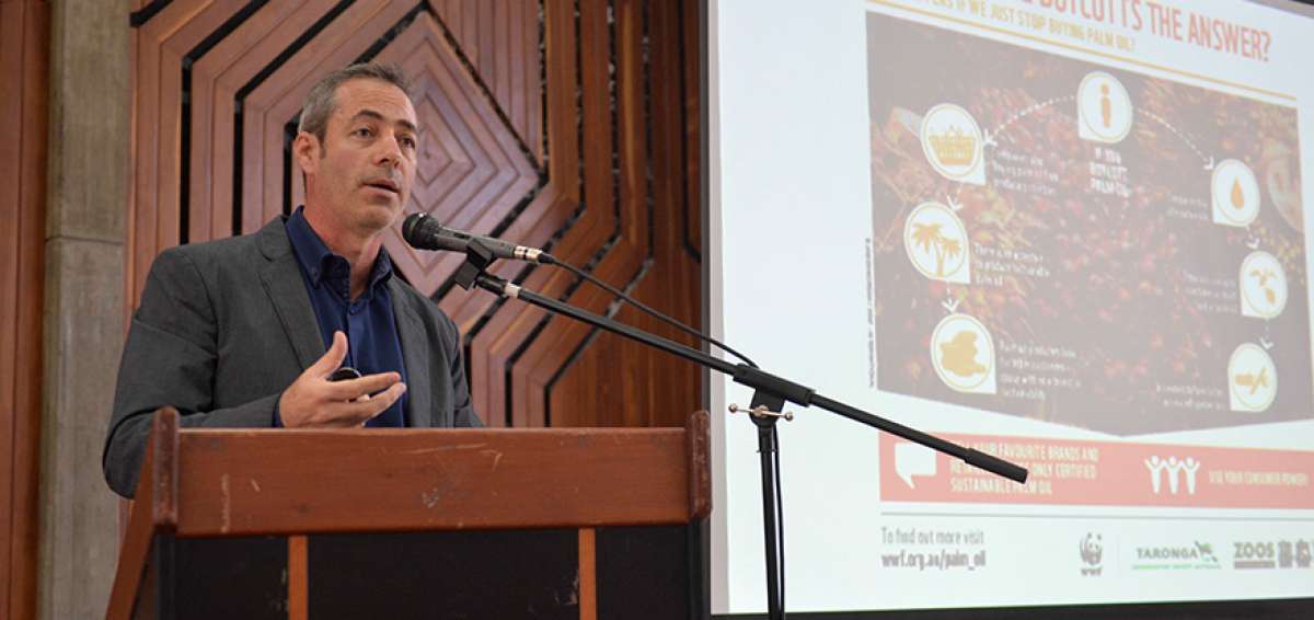 Ante una audiencia de productores, estudiantes y funcionarios p&uacute;blicos, Francisco Naranjo explic&oacute; las iniciativas internacionales de sustentabilidad.
